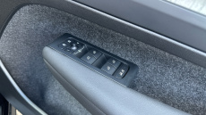 Volvo XC40 2.0 B3P Plus Dark 5dr Auto Petrol Estate